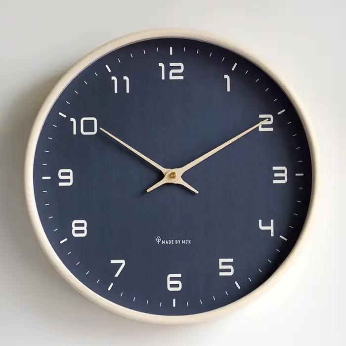 Horloge murale nordique en bois massif, décoration de salon, horloge silencieuse, lumière moderne ja