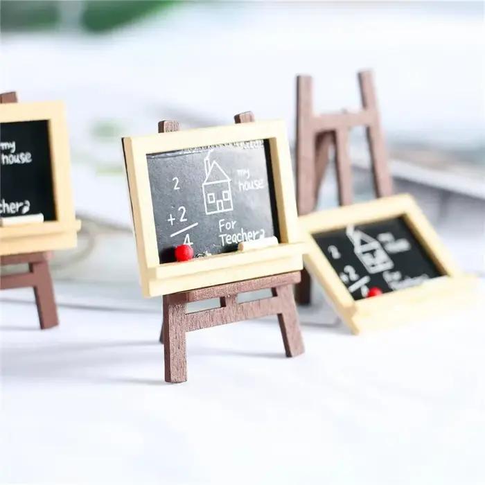 Tableau noir en bois à l'échelle 1/6 1/12