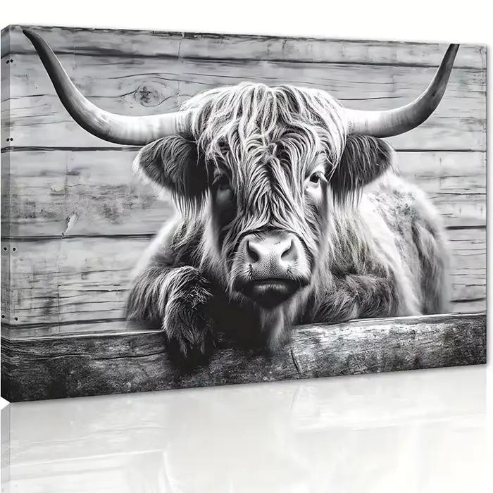 Panneau en bois vintage avec vache noire et blanche