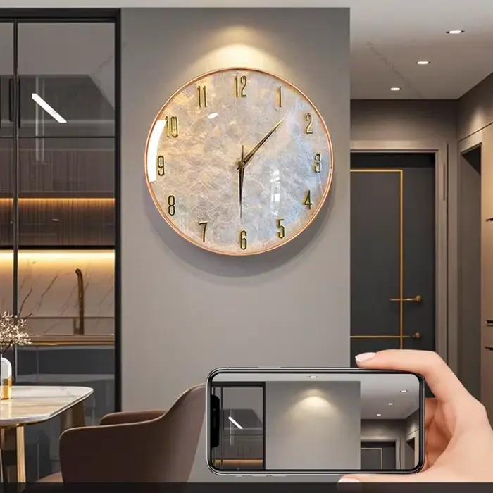Horloge murale minimaliste à coque italienne