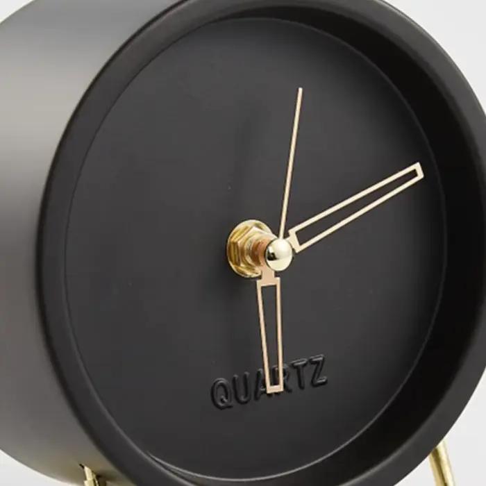 Horloge électronique de style nordique