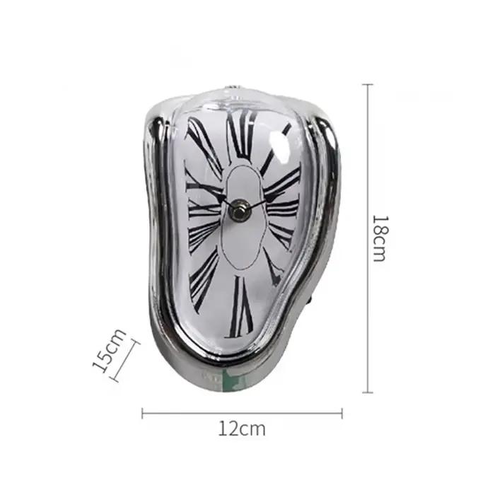 Horloge de fusion torsadée en argent Vintage