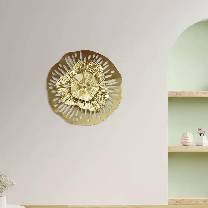 Disque irrégulier en métal pour décoration murale
