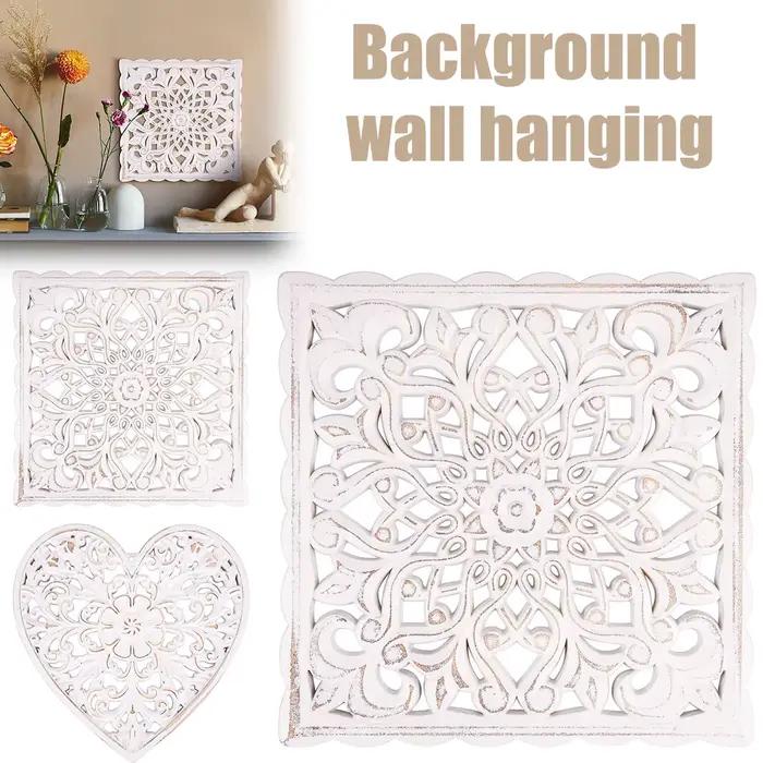 Décor mural en bois sculpté creux