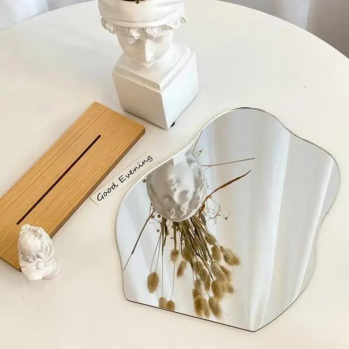 Miroir décoratif irrégulier INS