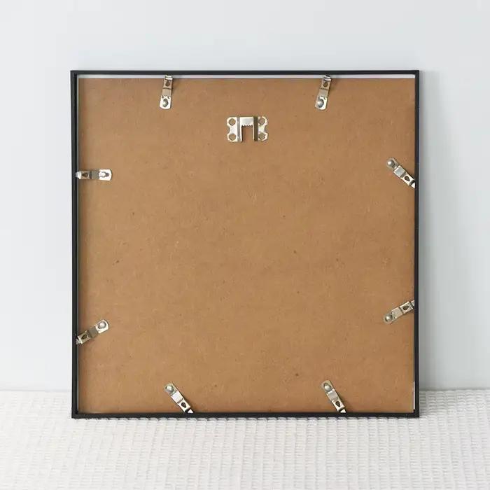 Cadre photo carré en aluminium pour mur