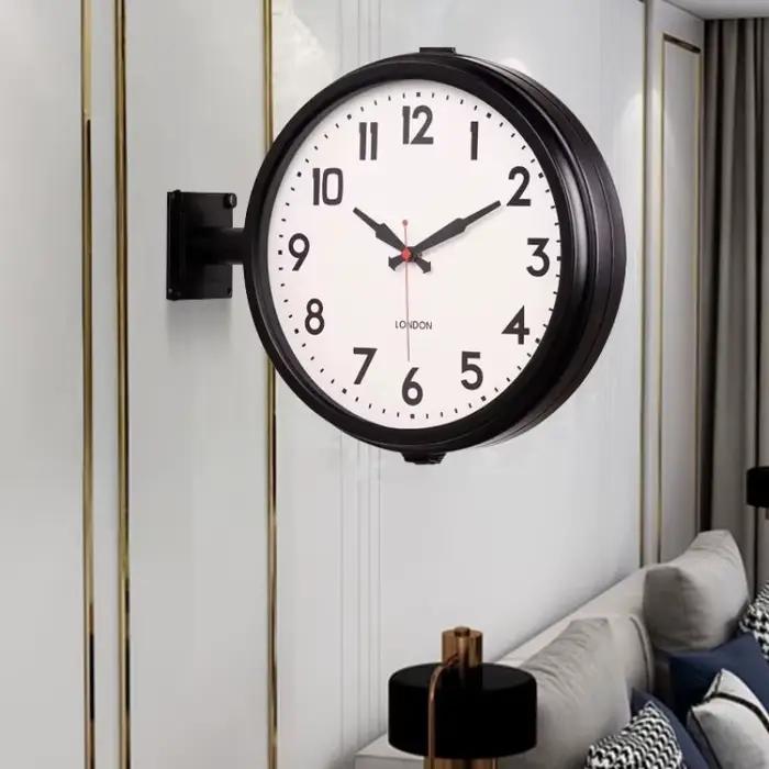Horloge murale double face simple