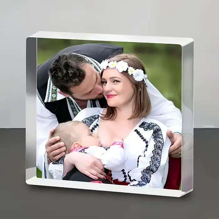 Une décoration de bureau personnalisée en acrylique avec des options de photos personnalisées
