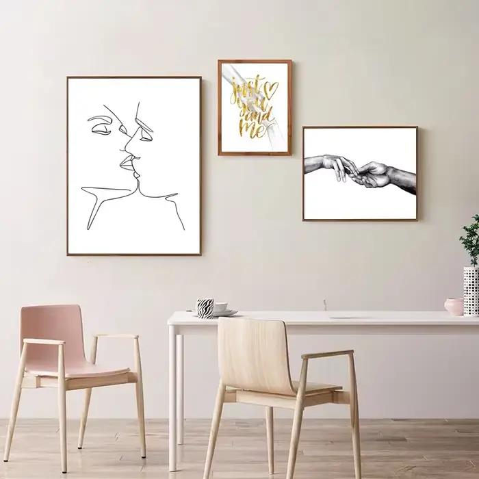 Peinture sur toile nordique minimaliste noir blanc femme Sexy épaule romantique baiser citations amoureux affiches à main et imprimés décor de chambre