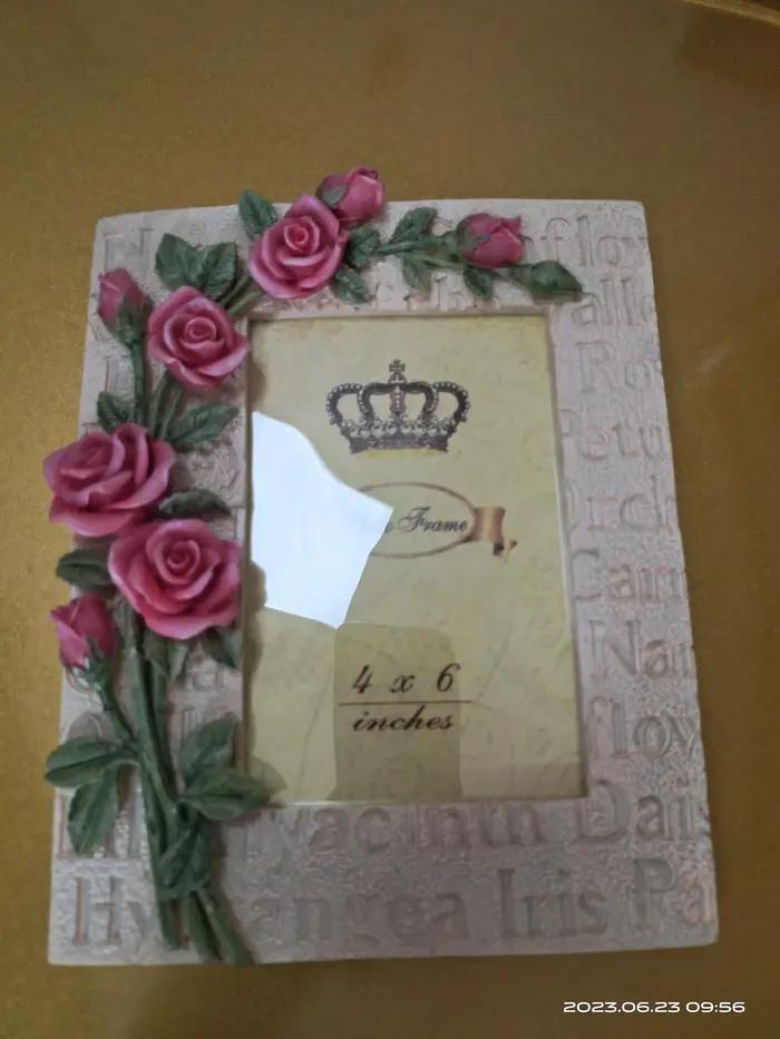 Cadre photo rose en résine de dentelle gaufrée