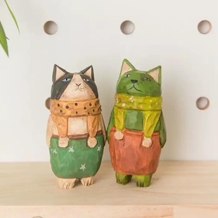 Ornement de chat en bois sculpté à la main