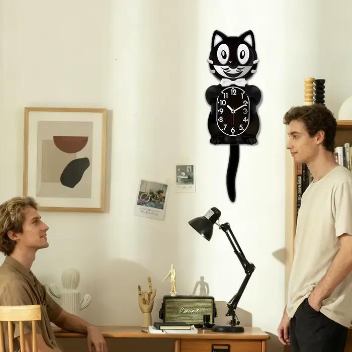 Horloge classique chat mignon avec pendule à queue pivotante