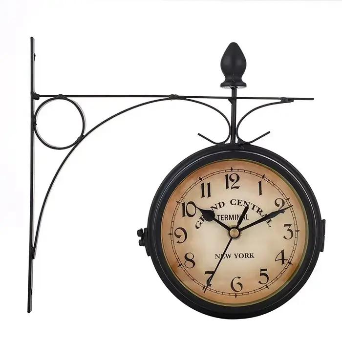 Horloge murale étanche double face pour station de train