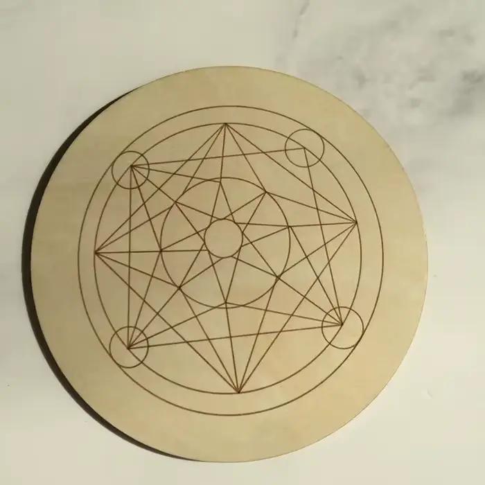 Plaques géométriques en bois pour la décoration de la maison