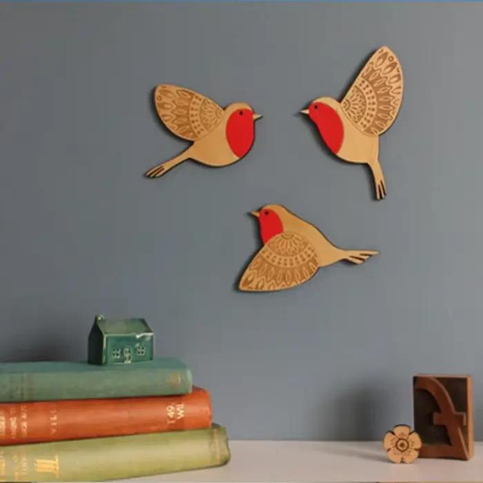 Décoration murale en bois d'oiseau noir