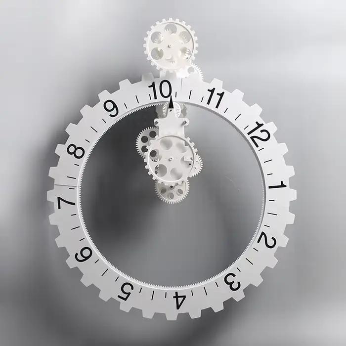 Maison créative classique de l'horloge à cloche continentale
