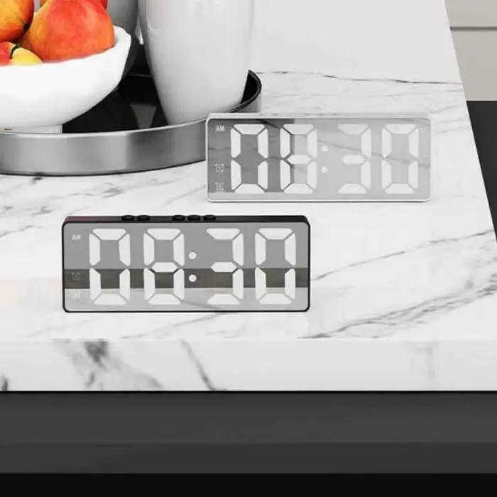 Horloge miroir LED avec affichage numérique