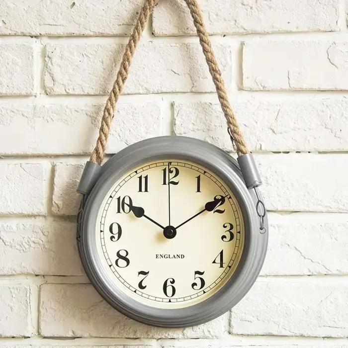 Horloge murale en métal 3D créative
