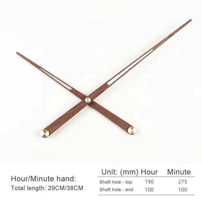 Horloge murale en bois massif
