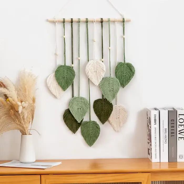 Tapisserie murale en macramé avec cuir chevelu tissé