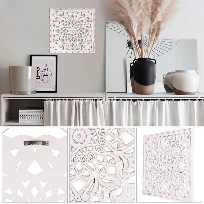 Décor mural en bois sculpté creux