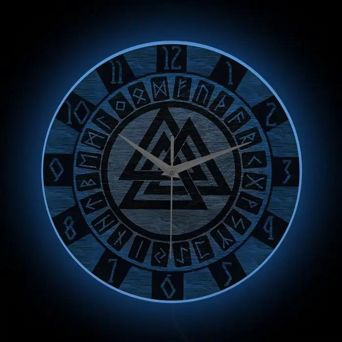 Horloge murale nordique Valknut