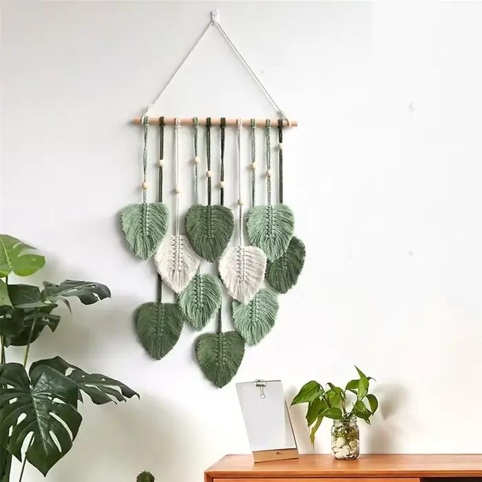 Tapisserie murale en macramé avec cuir chevelu tissé