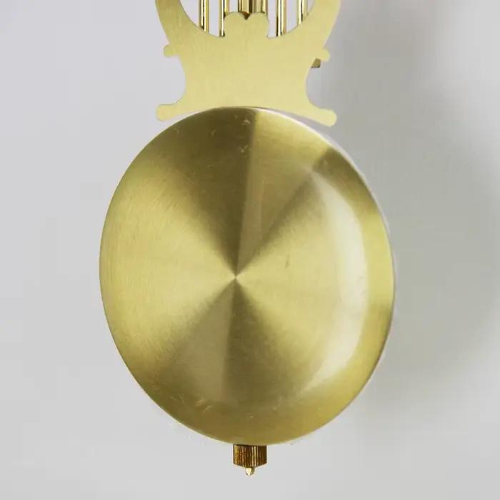 Pendule en métal de Style européen