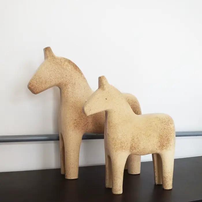 Cheval en bois fait à la main