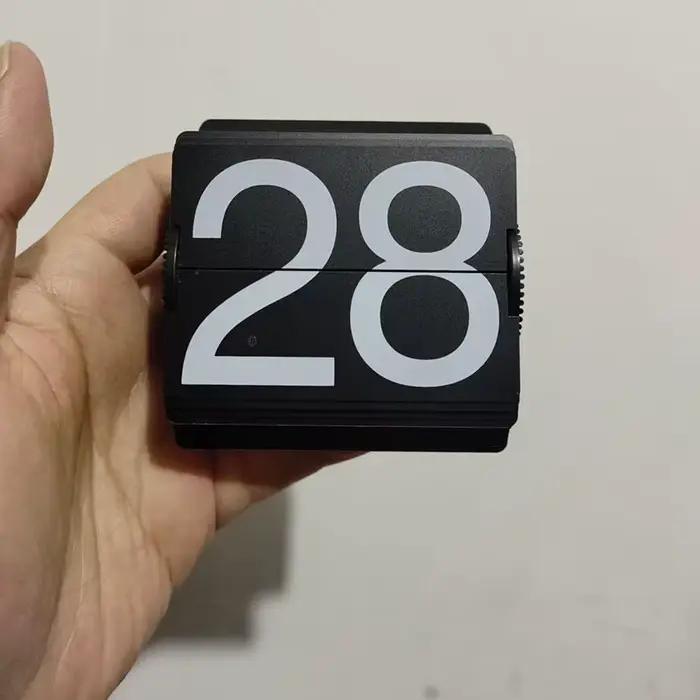 Lame de minute d'horloge tournante de page