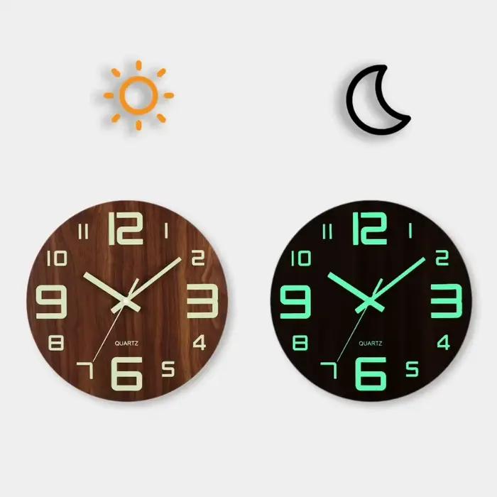 Horloge murale lumineuse en bois nordique de 12 pouces