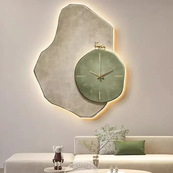 Grande horloge murale LED au design moderne