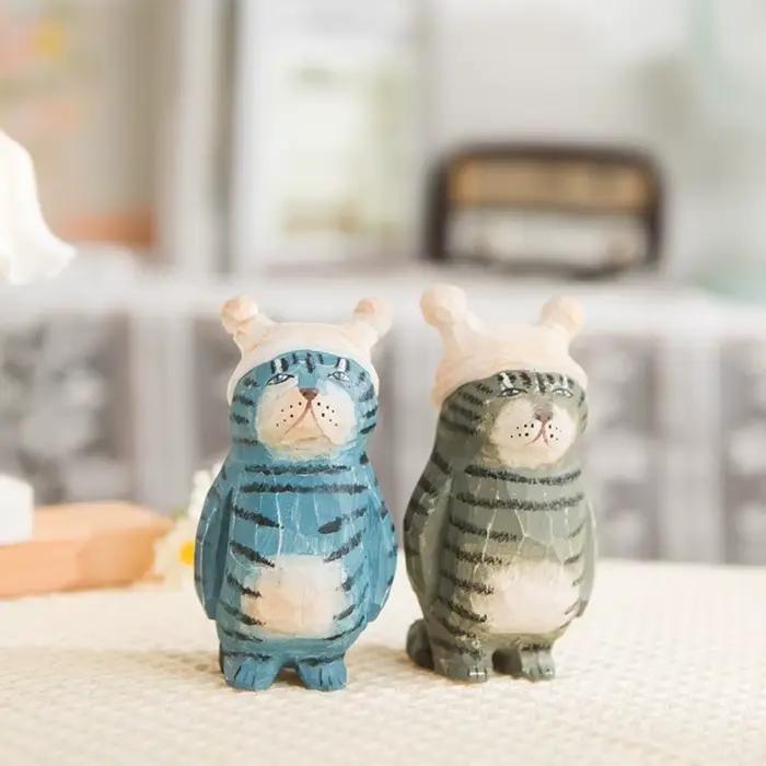 Ornement de chat en bois sculpté à la main