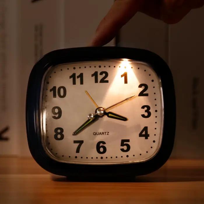 Horloges silencieuses ORIA, horloges de chevet sans tic-tac, alimentées par piles, horloges de table
