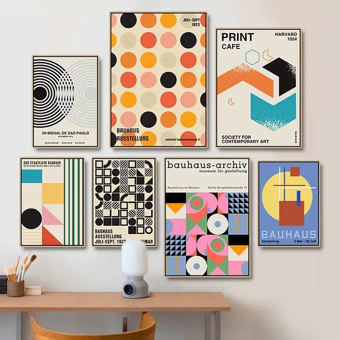 Affiches géométriques colorées d'exposition Bauhaus