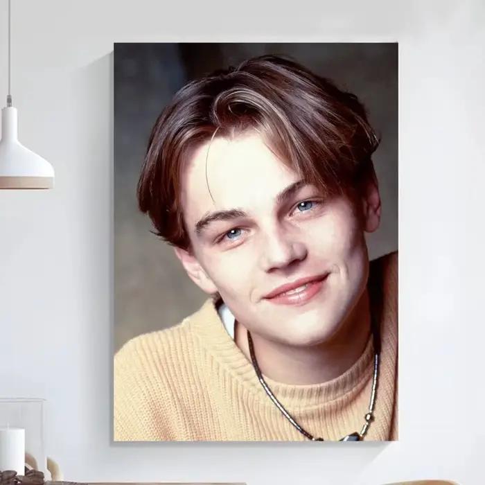 L-Leonardo Dicaprio Young Poster, Art auto-adhésif, Petite affiche de qualité HD, Peinture murale, Décoration murale d'étude