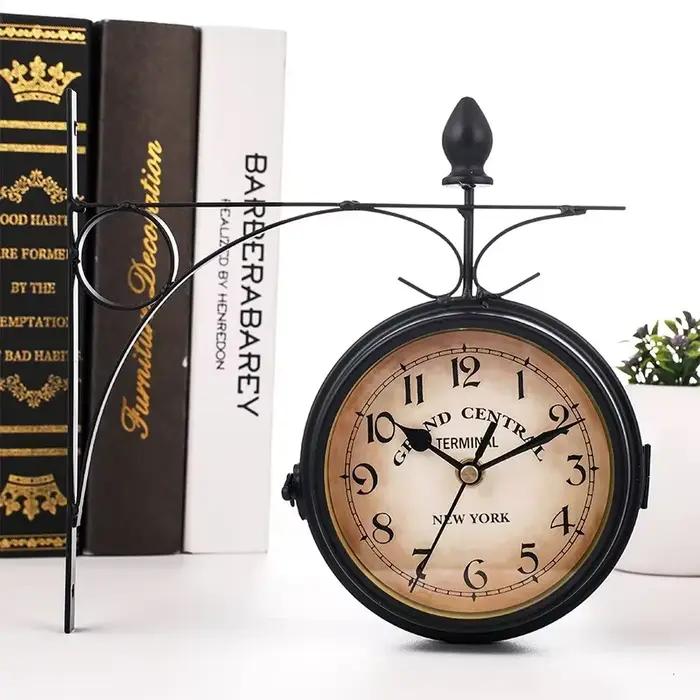 Horloge murale étanche double face pour station de train