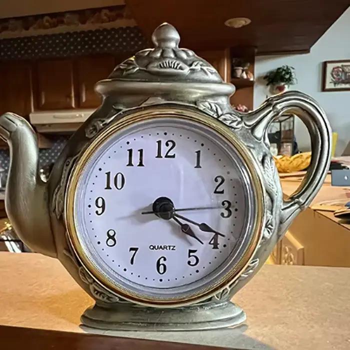 Horloge artisanale à mouvement à quartz