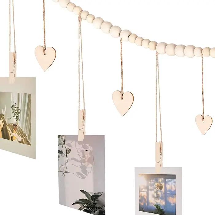 Décoration murale pour photos suspendues - Guirlande rustique bohème en perles de bois avec 9 pinces