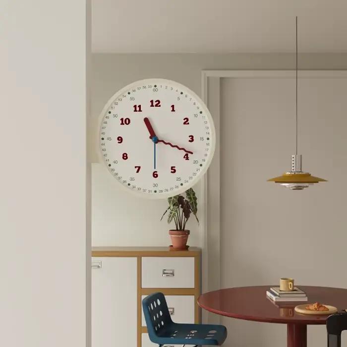 Horloge murale moderne pour couloir et salon