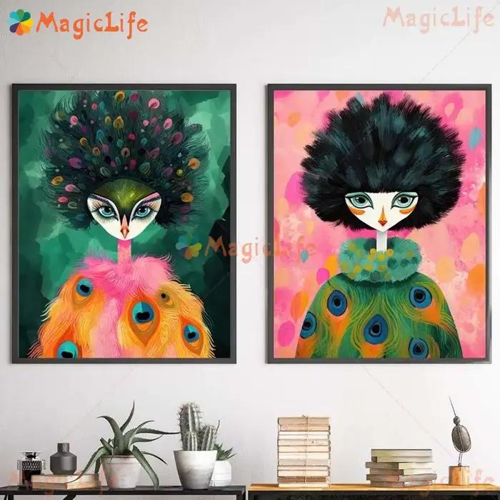 Affiches de dessin animé de portrait de fille de paon drôle