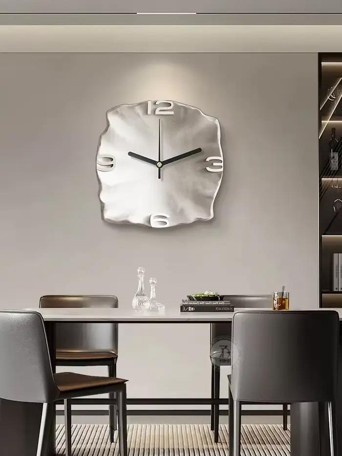 Horloge murale suspendue de luxe légère pour restaurant
