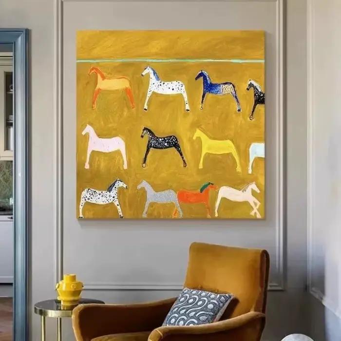 Peinture de cheval jaune sur toile