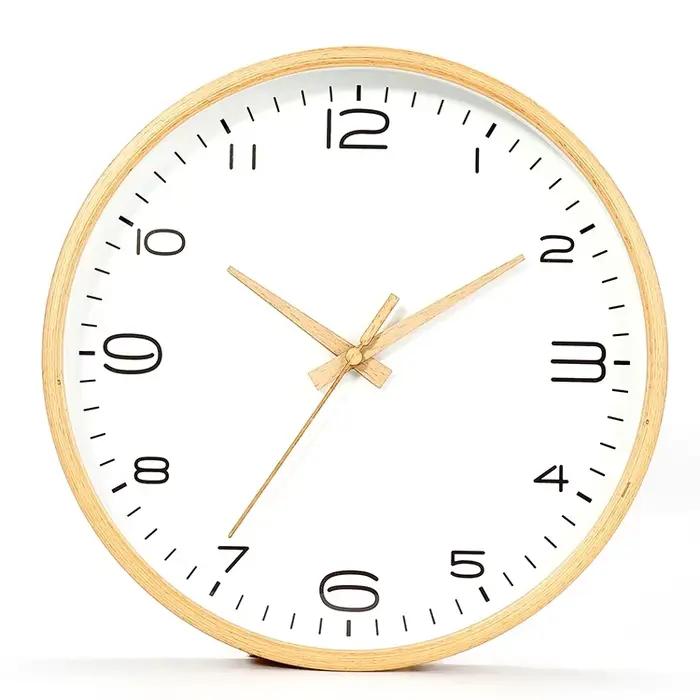 Horloge murale nordique en bois