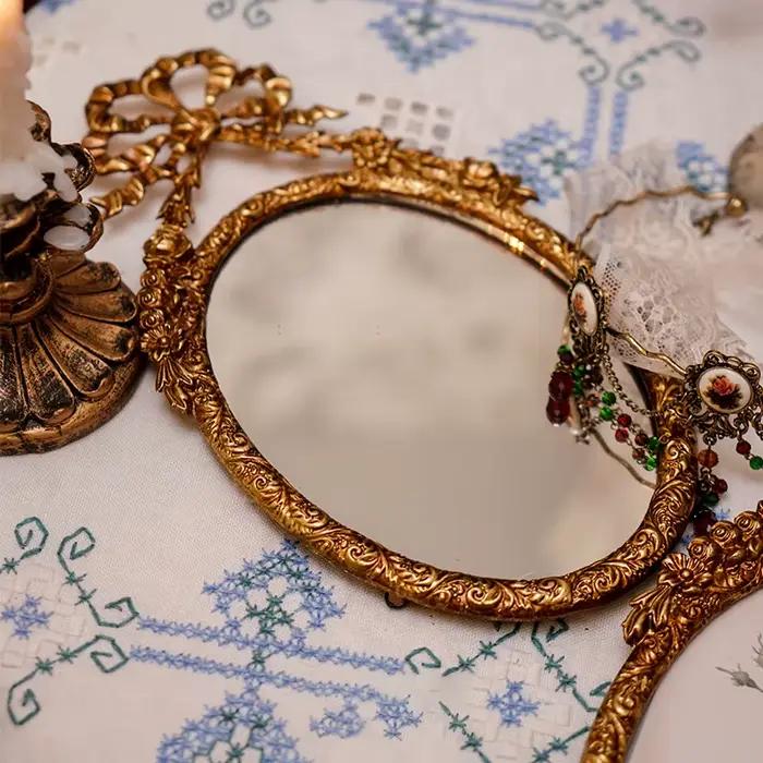 Miroir mural européen en métal