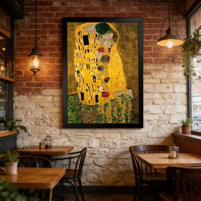 Impression murale dorée Gustav Klimt Le Baiser - Chef-d'œuvre emblématique de l'Art Nouveau pour un accent élégant dans