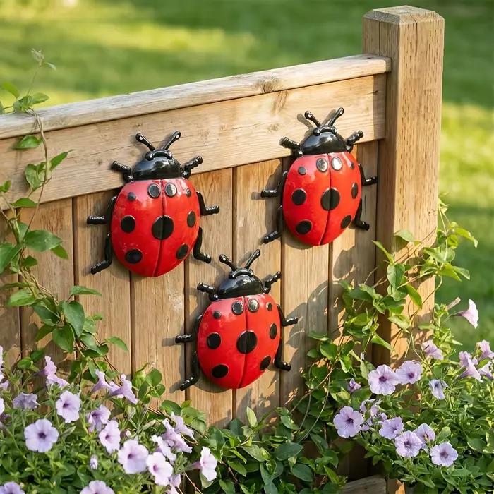 Charmante décoration murale en fer forgé en forme de coccinelle