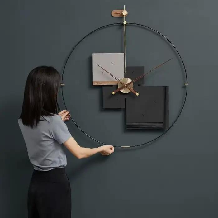 Grande horloge murale moderne