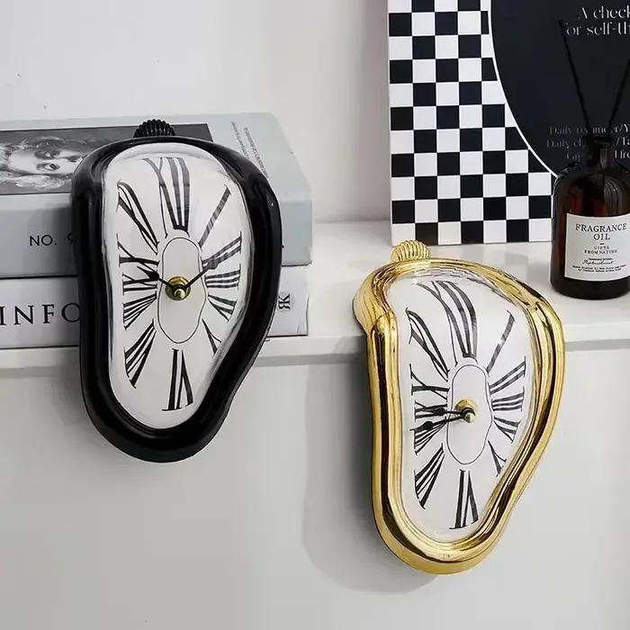 2024 nouveau roman surréaliste fusion déformée horloges murales