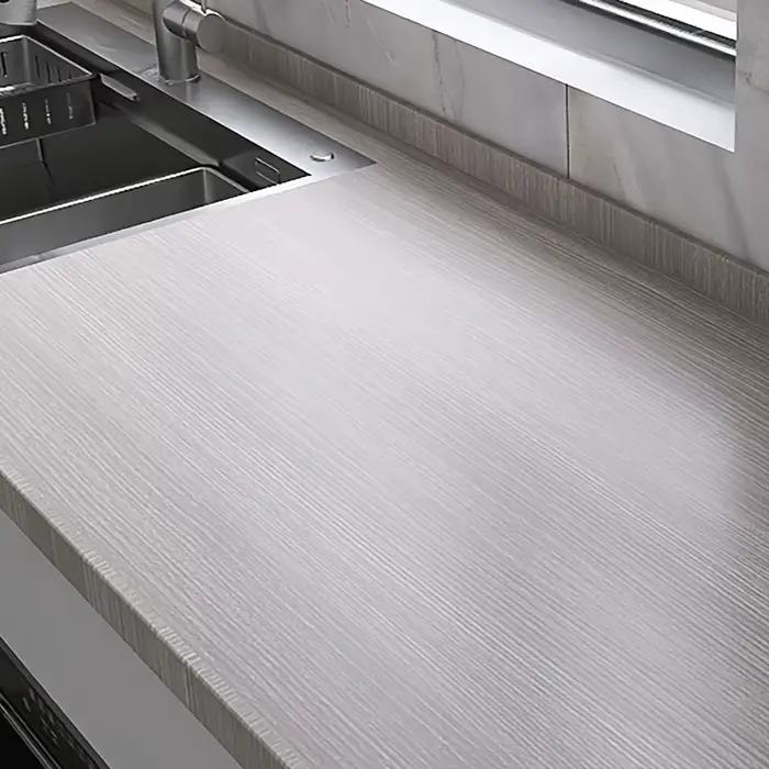 Papier peint à grain de bois à décoller et à coller – Film auto-adhésif imperméable et résistant à l'huile pour cuisine, salle de bains, rénovation de meubles